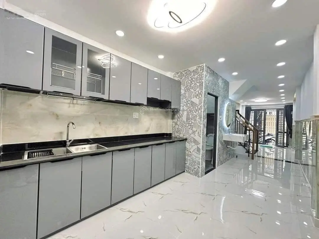 Xoay vốn bán gấp nhà DT: 53m2/3tỷ9. Kỳ Đồng, Phường 3, Quận 3, HXH 5m, sổ riêng gần Coop food