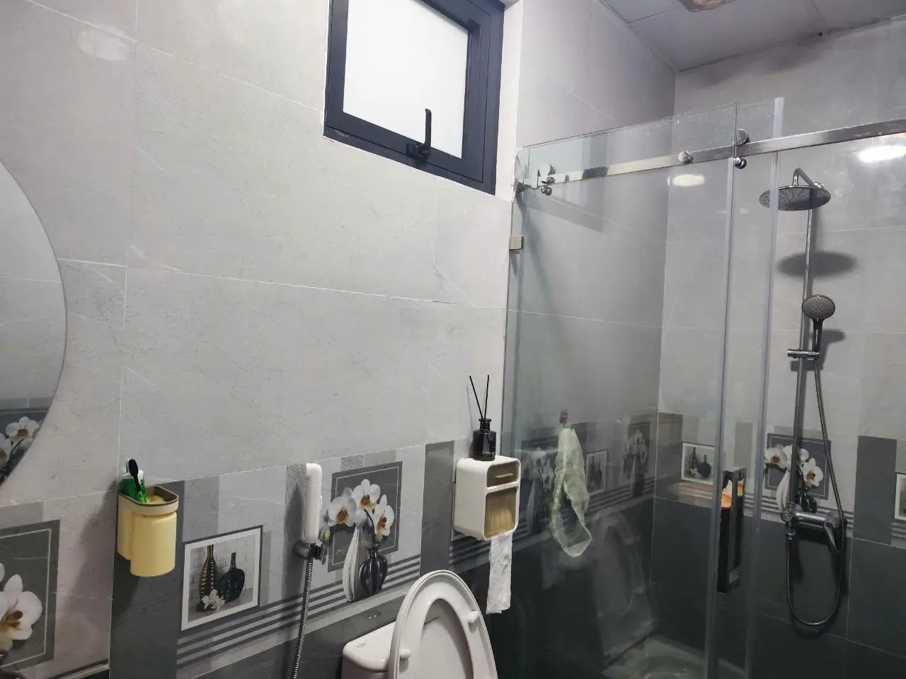 Chính chủ bán nhà 3 tầng mới xây , Mặt Phố Lê Văn Lương giá :15 tỷ