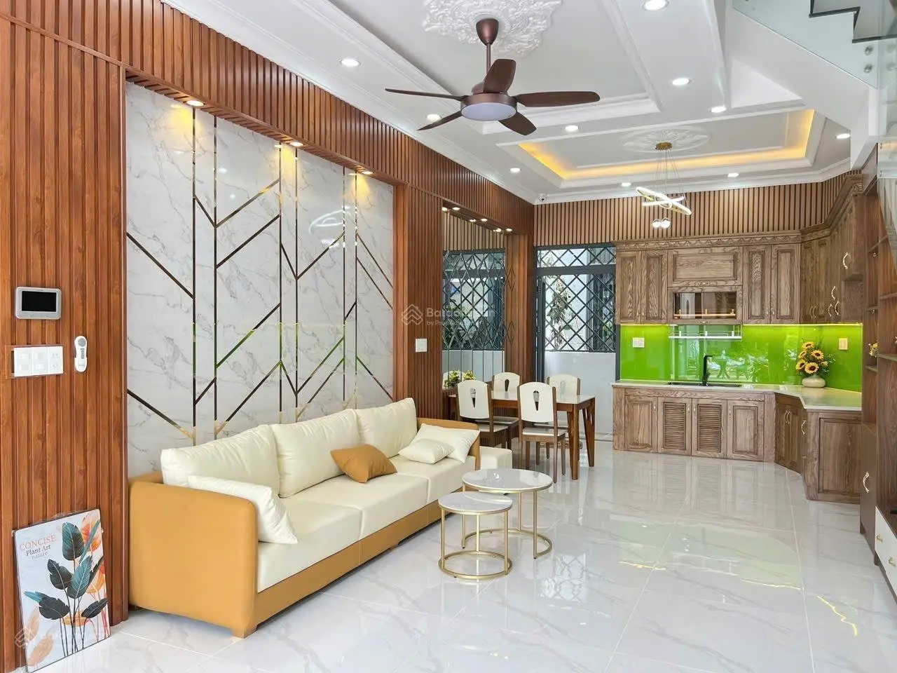 Bán nhà phố đẹp 1 trệt 3 lầu hoàn công trong khu dân cư đồng bộ trung tâm thành phố Dĩ An