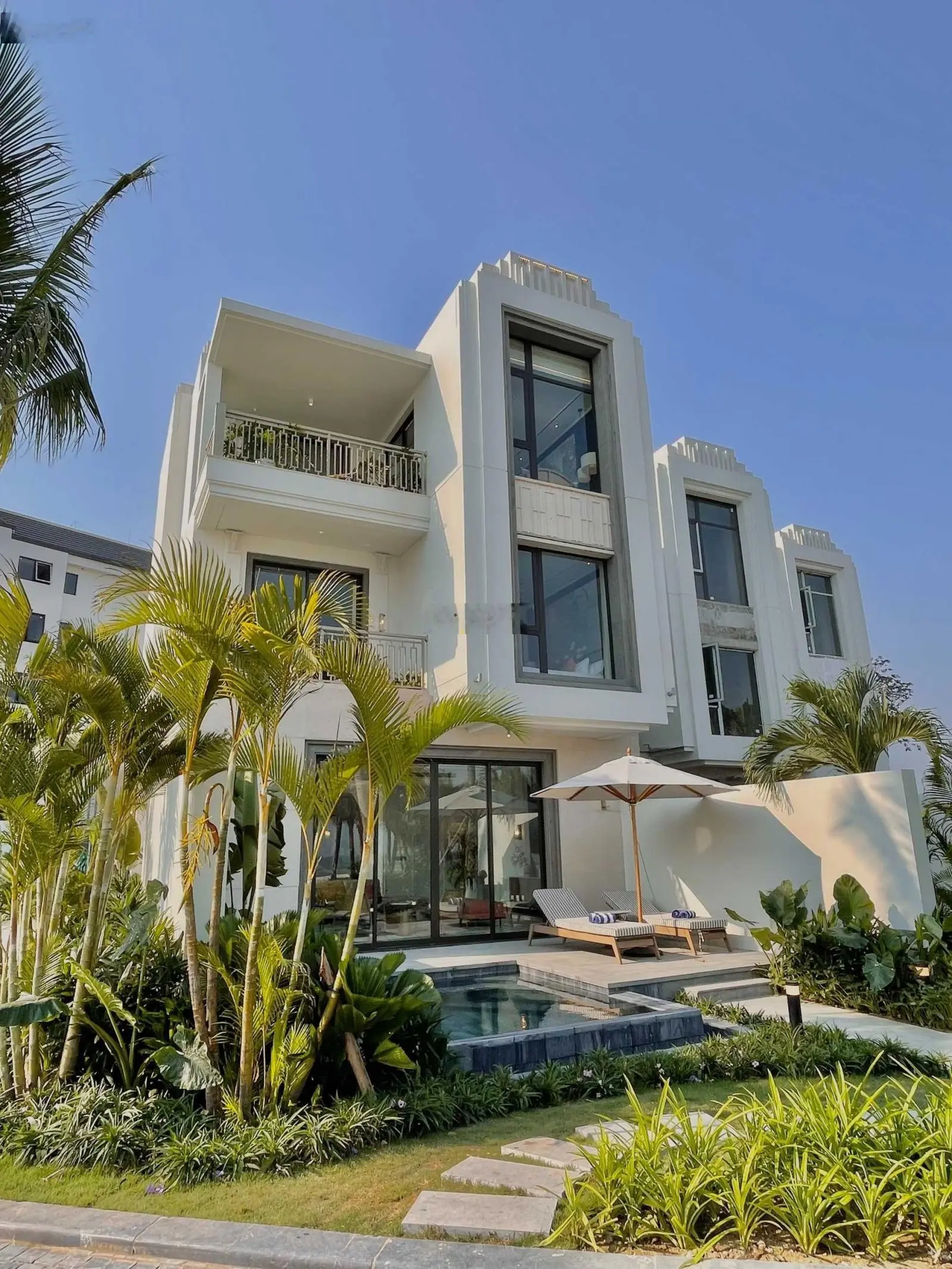 Bán nhà phố Bãi Cháy giá tốt 12tr/m2, bờ biển riêng gần 1km, dân cư đã ở đông. Đất ở sỡ hữu lâu dài