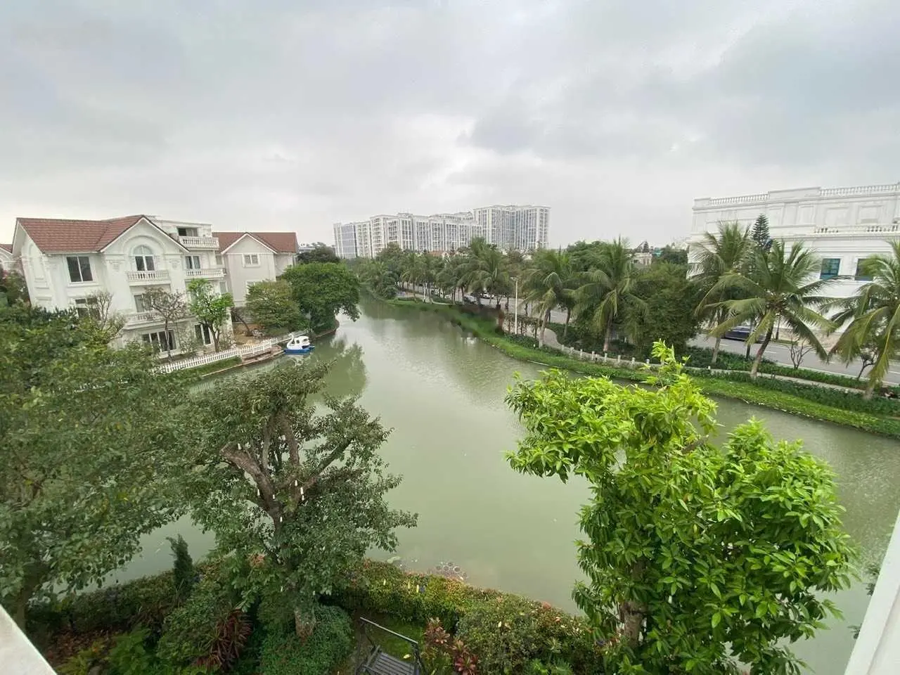 Bán Đ Lập Hoa Sữa, 345m2, tây tứ, phong cách hiện đại, view hai ngã ba sông, gần Almaz giá: 85 tỷ