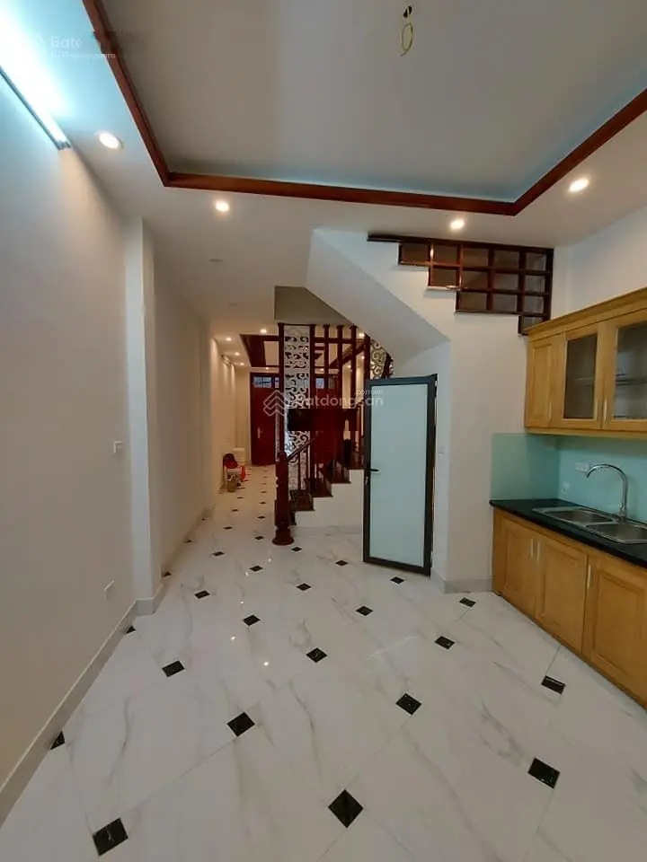 Bán NR tại Ngô Xuân Quảng, Gia Lâm, 5,3 tỷ, 38 m2 x 5 tầng, 3PN, 4WC, Ô tô VF3 đỗ cửa