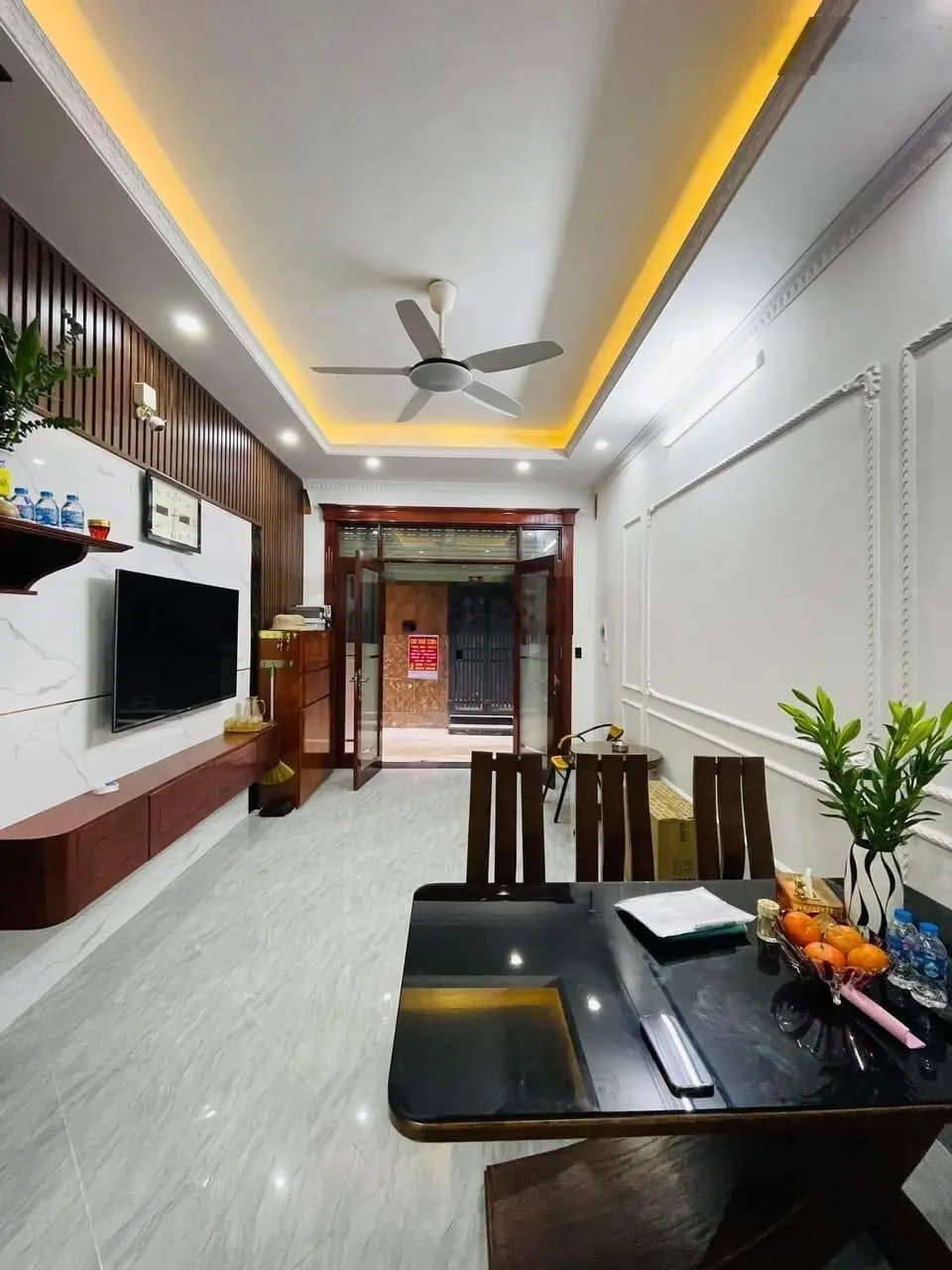 Bán nhà Di Trạch 5 tầng - 35m2 - sát đường lớn - giá chỉ 3 tỷ 78 - khách mua ở ngay