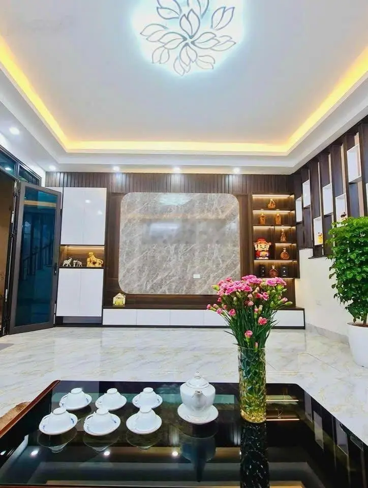 Bán nhà Kim Mã, ba đình, tặng full nội thất, ở ngay, 45m2 5 tầng, giá 7.8 tỷ