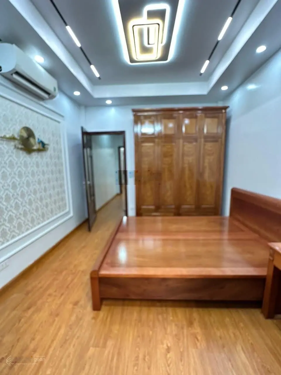 Bán nhà ngõ 86 Tô Vĩnh Diện Thanh Xuân ngõ thông ô tô vào nhà tặng nội thất 40m2 x 5 tầng 9.9 tỷ