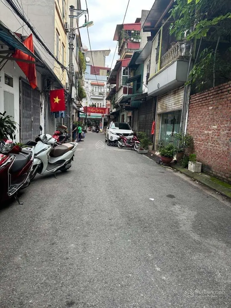 Chính chủ cần bán căn nhà rộng hiếm ở Ngô Gia Tự - Đức Giang - Long Biên