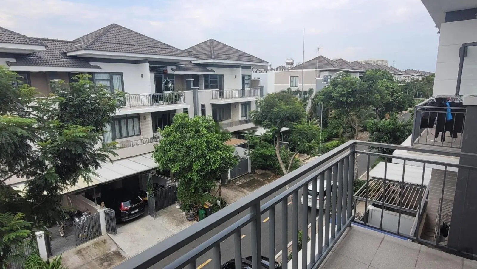 Bán biệt thự dự án LaviLa Nhà Bè giáp sông full nội thất giá 11,7 tỷ