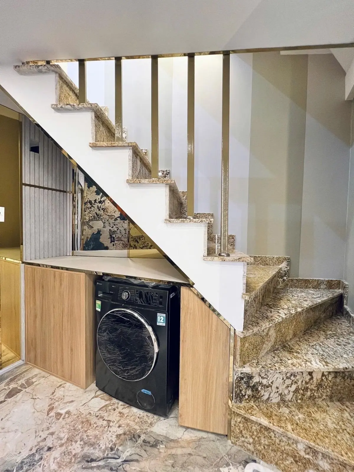 Bán Nhà MỚI Ở NGAY 20m Ra Mặt Tiền Ni Sư Huỳnh Liên Tân Bình 3 Tầng Hoàn Công~50m2 chỉ 5 tỷ hơn