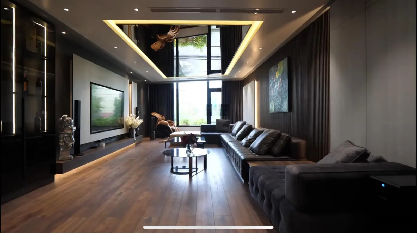 Bán nhà HXH đỗ cửa - sát vách Quận 10. DT 5 x 20m. KC 4 tầng. Giá chỉ 12 tỷ 900 còn thương lượng!