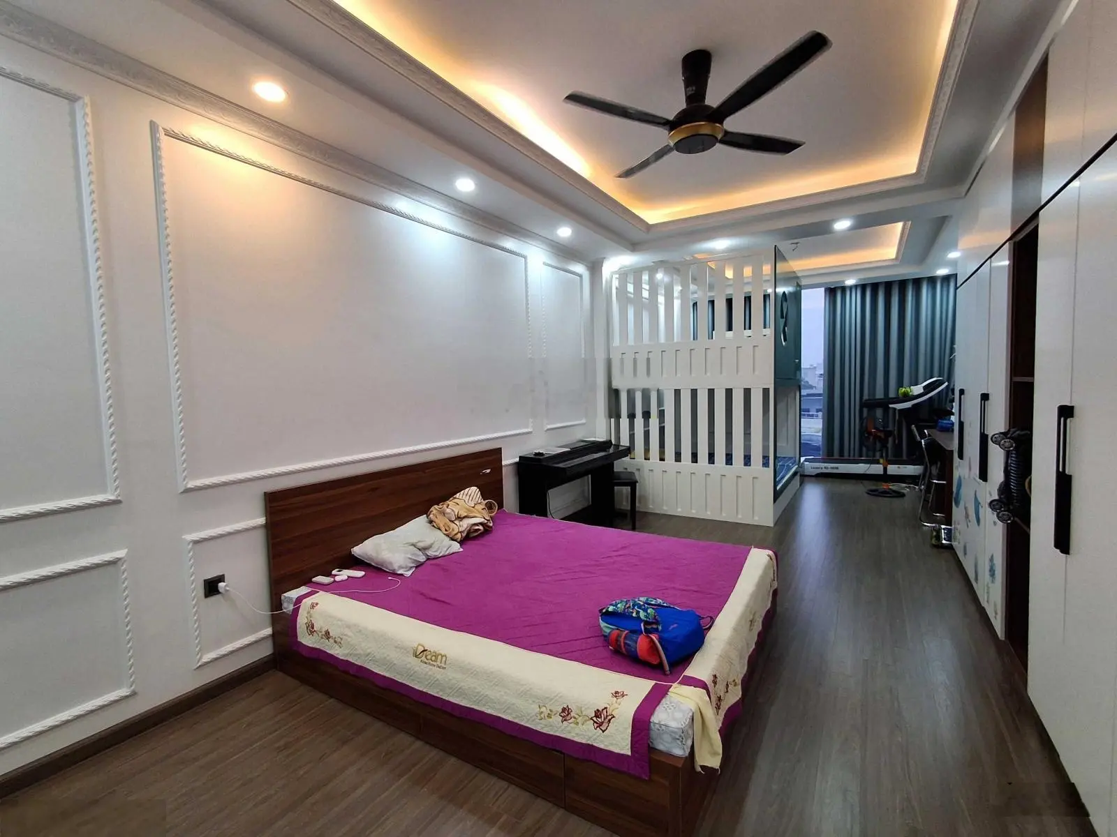 Bán nhà MP Cổ Linh, Long Biên. Vỉa hè, kinh doanh, Thang máy, Dòng tiền. DT55m2, MT4m, 17 tỷ.