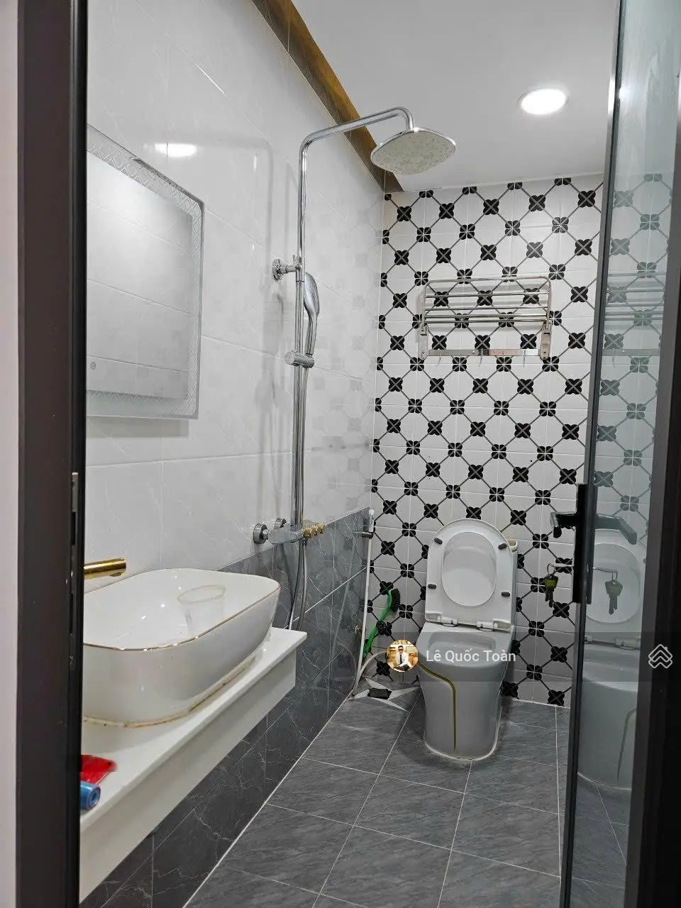Bán nhà mặt tiền Phú Nhuận - Cầm Bá Thước - Thông PXL - 3 tầng ST - 4x9m nở hậu 5m - chỉ 9,9 tỷ TL