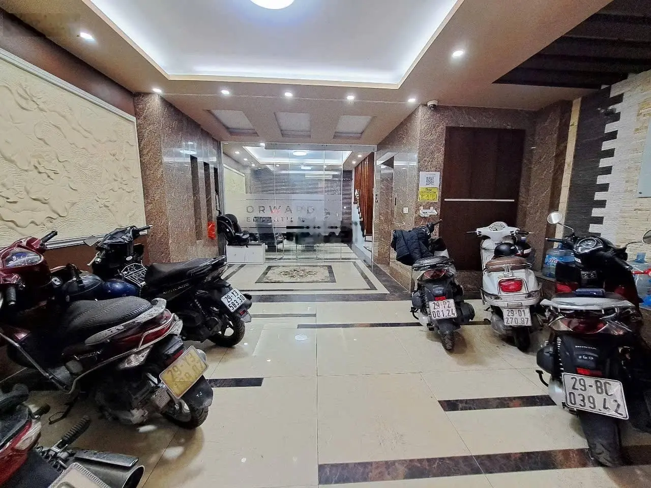 Bán nhà riêng đẹp, Hoàng Cầu,Ô tô, vỉa hè,kinh doanh 23,9 tỷ,60m2,6PN, 6WC,7 tầng, nhiều tiện ích,