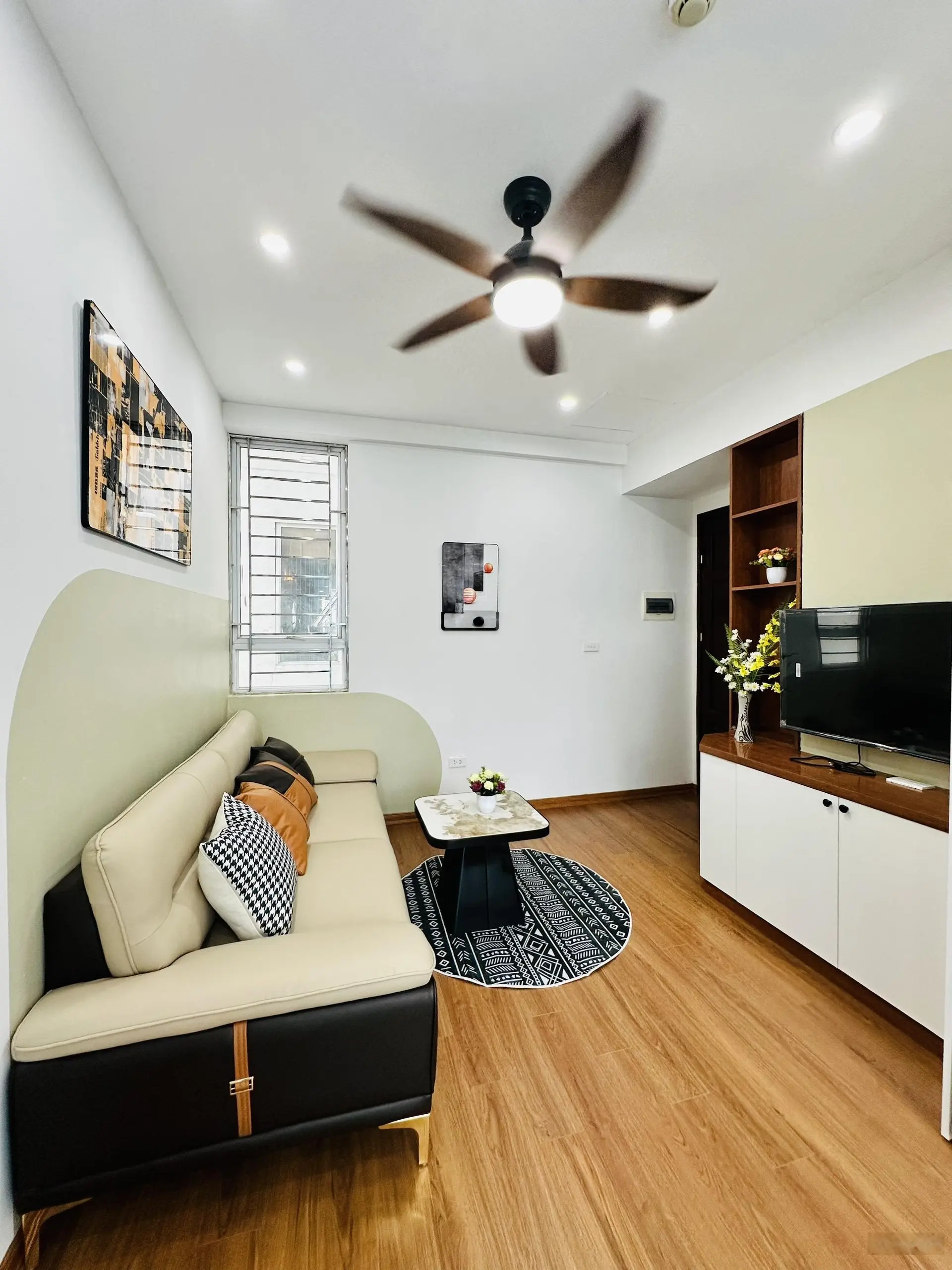 Bán căn hộ Hud CT2TP Tây Nam Linh Đàm .Thiết kế 2PN, 1WC.Diện tích 46m 2pn 1vs.Căn góc siêu thoáng.