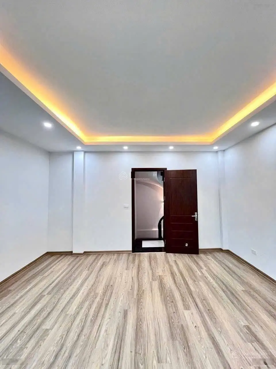 Bán nhà tại đường Kim Ngọc, Tân Lập 35m2 xây 5 tầng. Cạnh Vinhomes Đan Phượng. Ngõ Ôtô tải