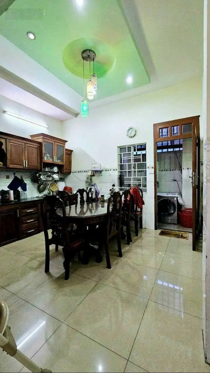 Nhà mặt tiền kinh doanh 4 tầng 4,2x22m2 Trường Thọ, Thủ Đức