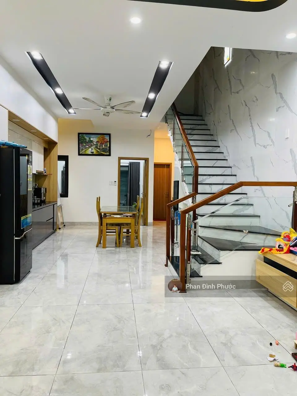 Chính chủ cần bán nhà 3 tầng tại đường Hoàng Hiệp, Phường Hòa Xuân mới xây cực kỳ tâm huyết