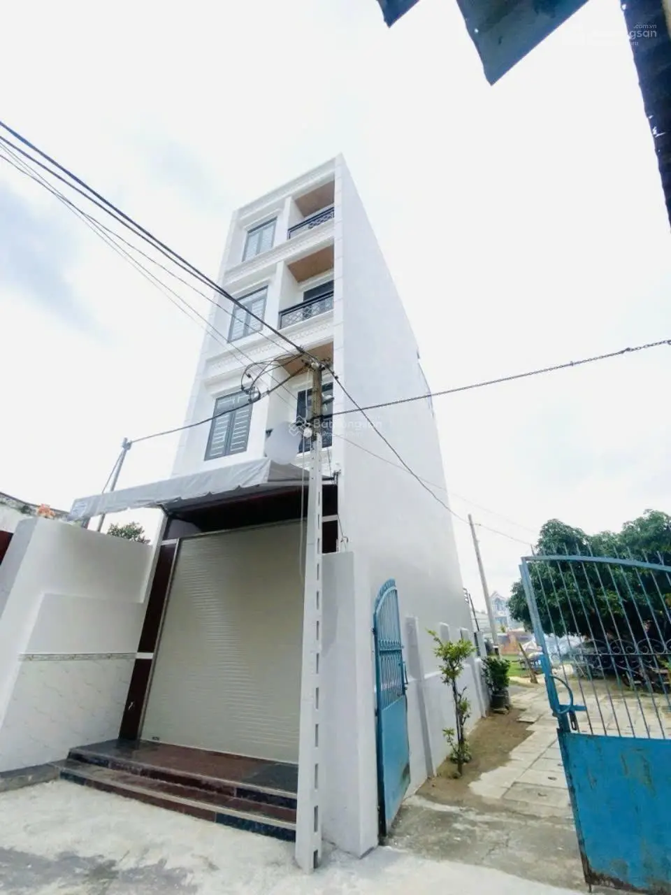 Nhà mới 4 tầng 4x16 giá chỉ 5 tỷ 6 hẻm container tân hòa đông ( tương lai 60m )