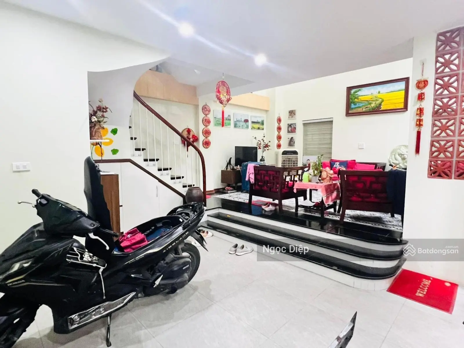 Vị trí đắc địa nhất Võng Thị - Tây Hồ - ô tô đỗ - DT 60m2 - 5T giá 9.9tỷ 0945 453 ***
