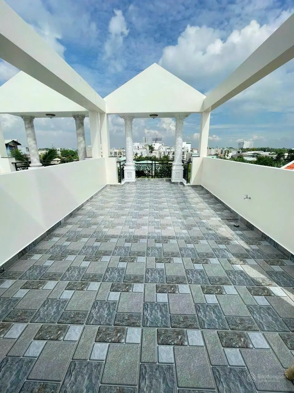 Nhà đẹp - rẻ HXH Quốc Lộ 13 - Thủ Đức - DT 4x21m + 4 tầng - sổ hồng riêng - hoàn công đầy đủ