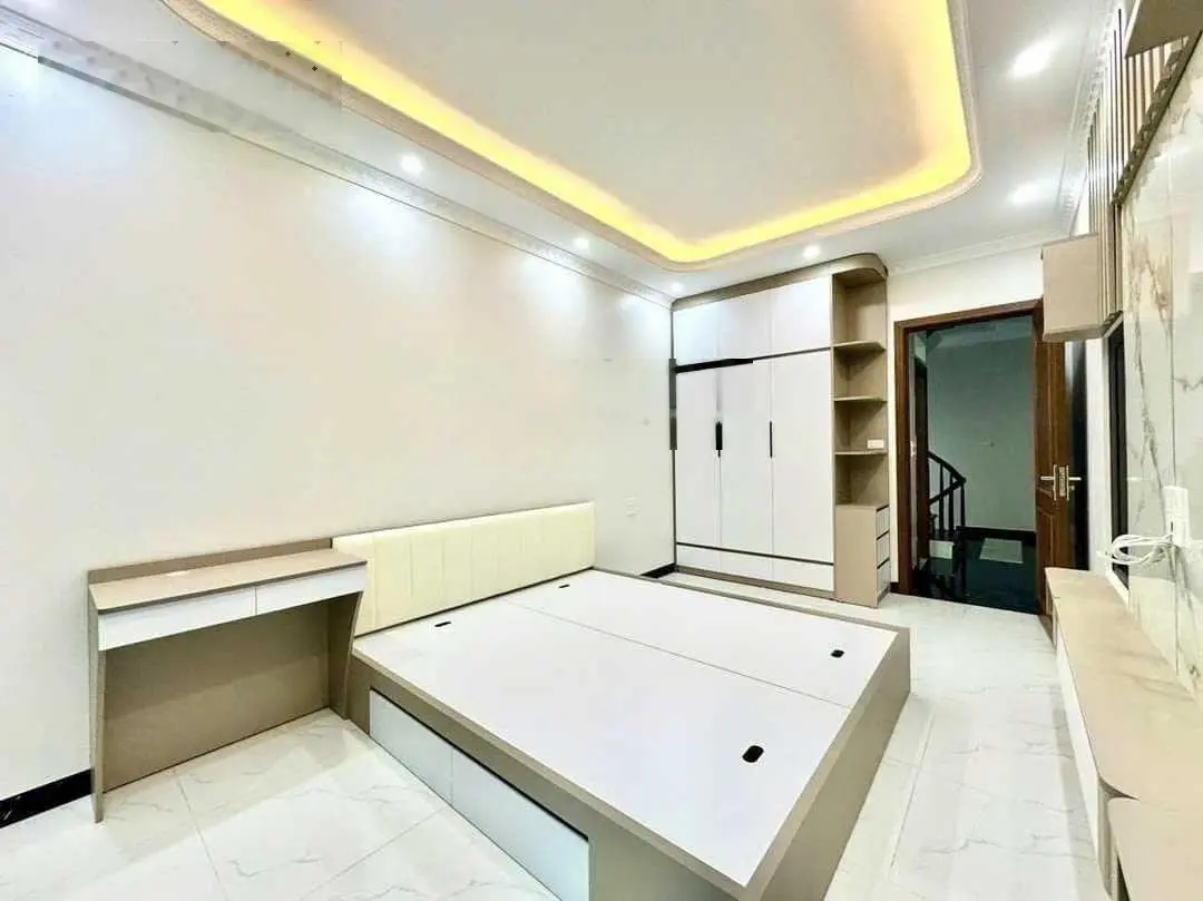 Chính chủ bán nhà dân xây Vạn Phúc Hà Đông ngõ thông ô tô 7 chỗ đỗ cửa 42m2 giá 7.3tỷ 0972 096 ***