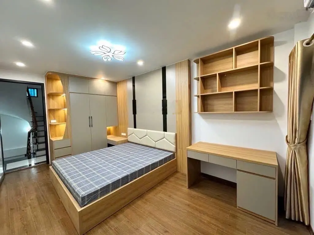 Nhà phân lô, ô tô tránh, mt khủng, 76m, 19 tỷ. sau 1 nhà mp