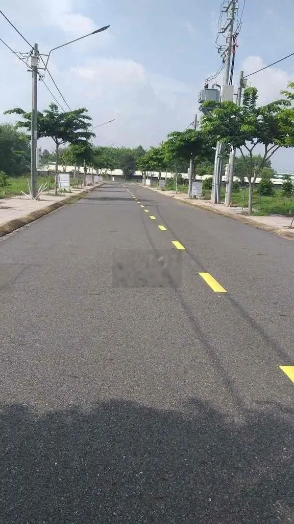 Ngộp ngân hàng bán nhanh lô đất gần KDC , Cách QL13 600m, giá 630tr