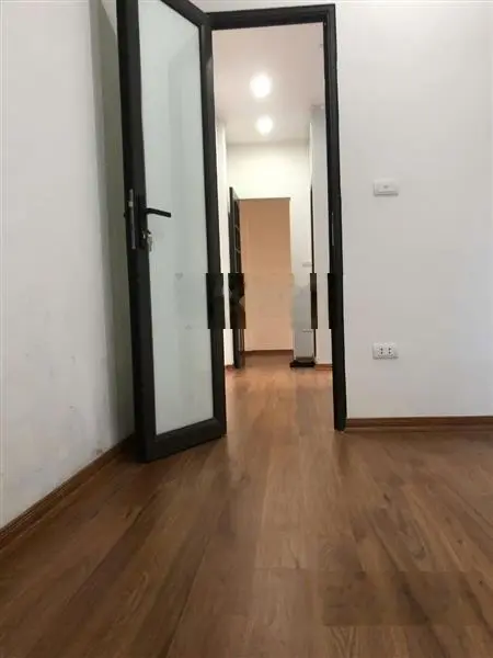 Bán nhà Nhật Tảo, 30m2, đủ công năng để ở, giá chỉ 4.3 tỷ đồng