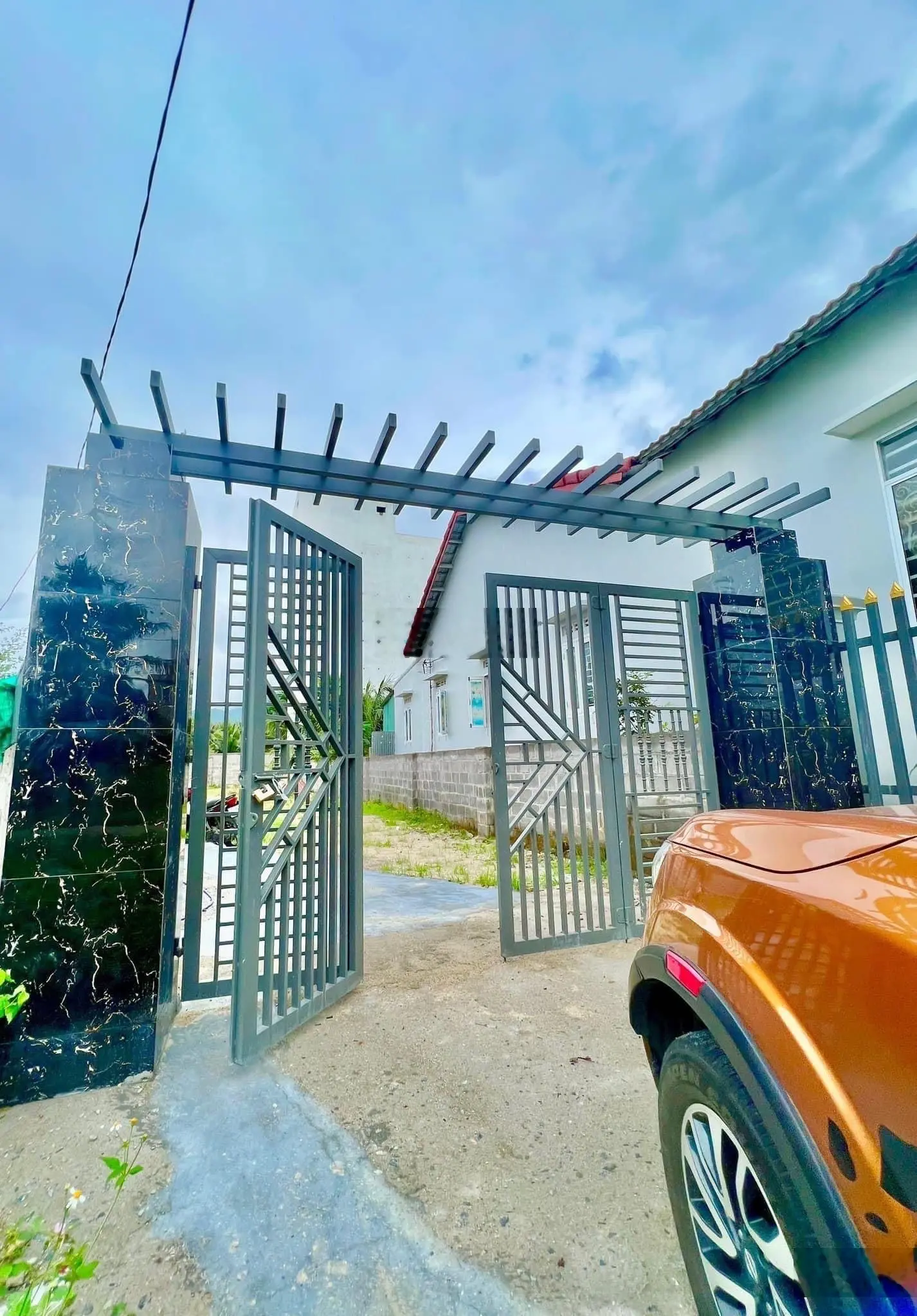 Nhà vườn gần sông - 392m2 - 180m2 thổ cư