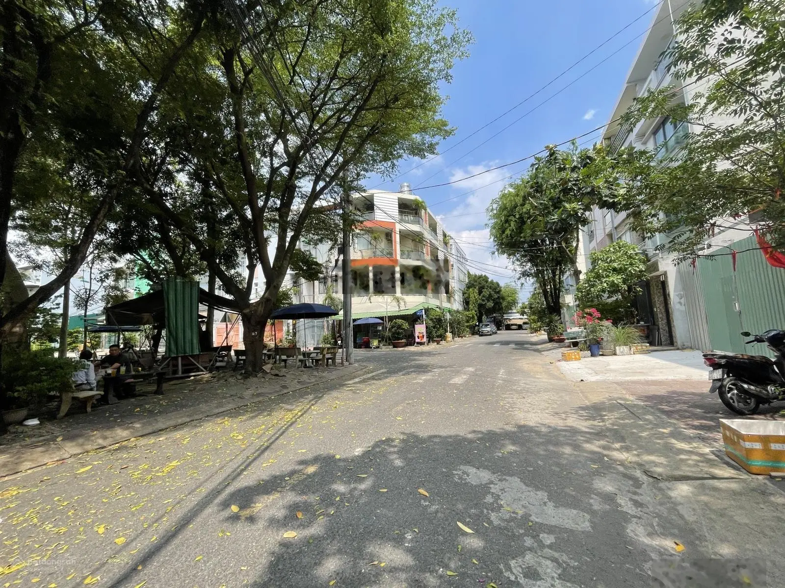 Nhà MTNB sát Siêu Thị Nhật đối diện công viên dt 100m2 nhà có Hầm + 3.5 tấm giá 14 tỷ