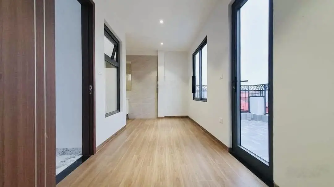 Bán nhà Đường Thái Hà 6 Tầng Thang Máy 43M2 7M Mặt Tiền Ô Tô Đỗ Sát Cửa Trung Tâm Đống Đa 9.6 TỶ
