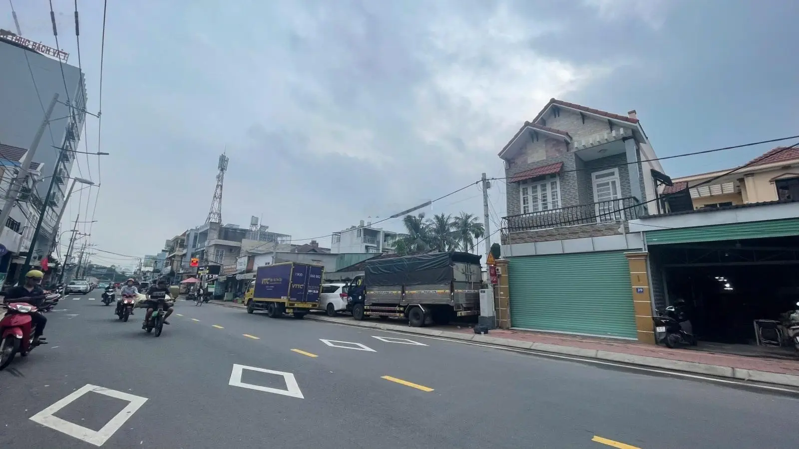 Bán đất 1000m2 thổ cư 100% mặt tiền Quốc Lộ 13 Hiệp Bình Phước, Thủ Đức, 78 tỷ sổ hồng chính chủ
