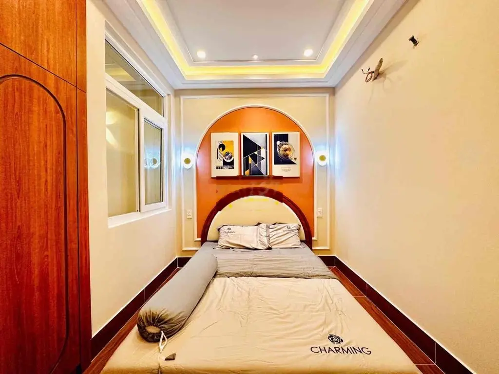 SIÊU PHẨM BÁN CỔ ĐIỂN NGUYỄN VĂN KHỐI LÀNG HOA 5 TẦNG OTO NGỦ TRONG NH