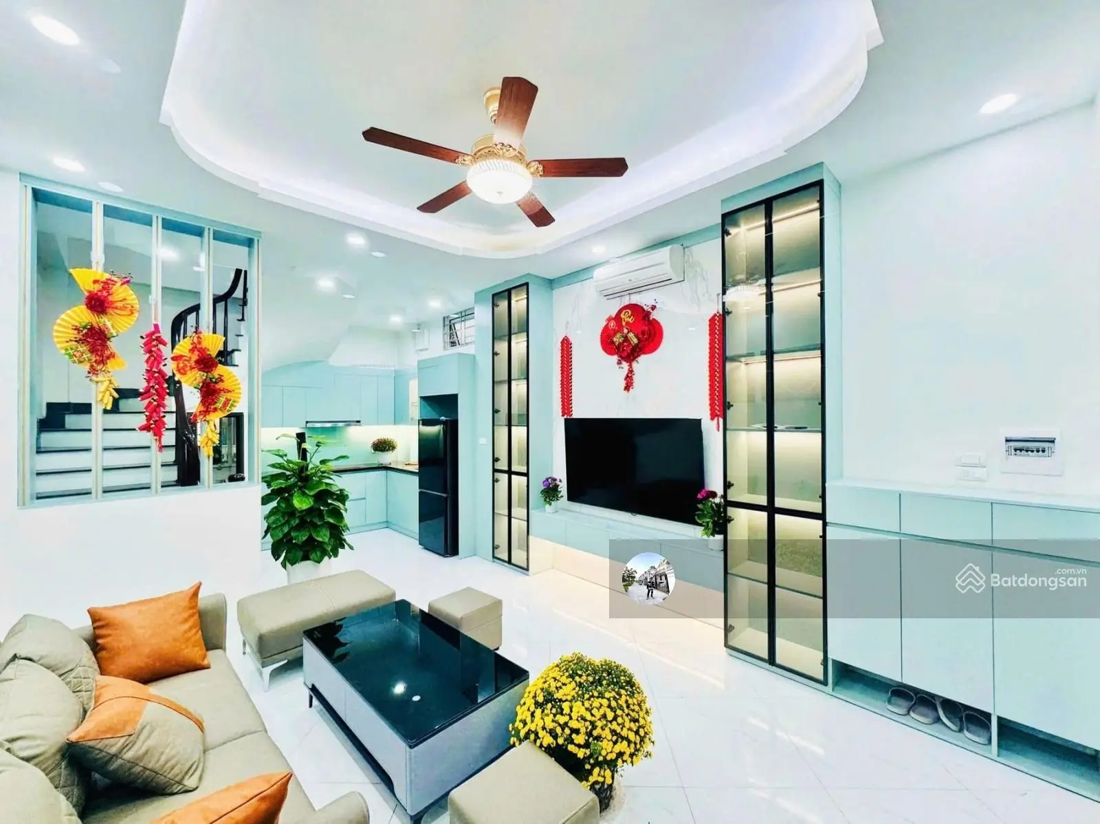 Bán nhà mới đẹp phố Trần Đại Nghĩa, lô góc, ô tô, kd, 42m xây 5 tầng, MT 4m.