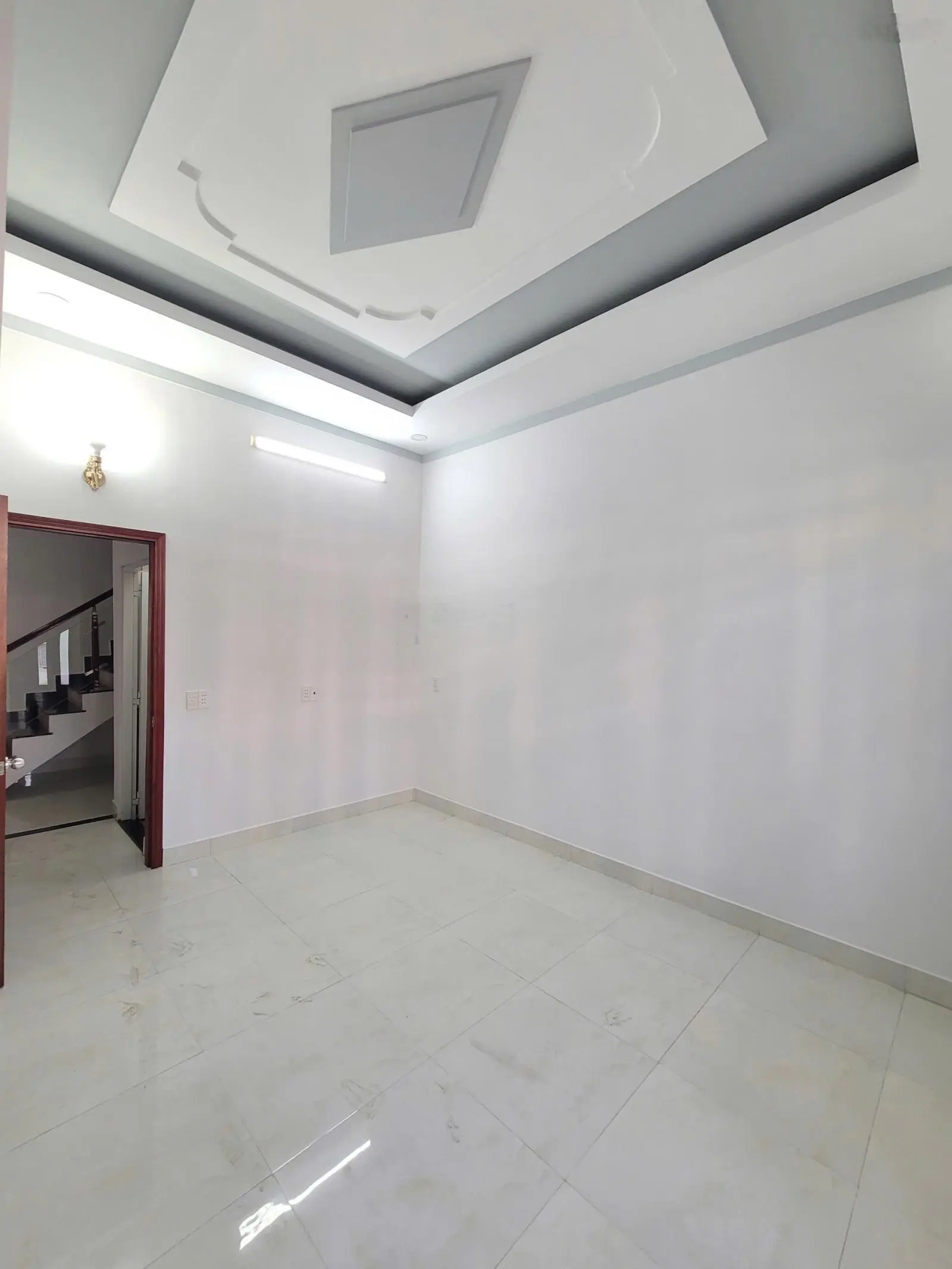 Nhà gần Sài Gòn: 4,75 tỷ, nhà 1 trệt 2 lầu KDC cạnh làng Đại Học Quốc Gia TP. HCM