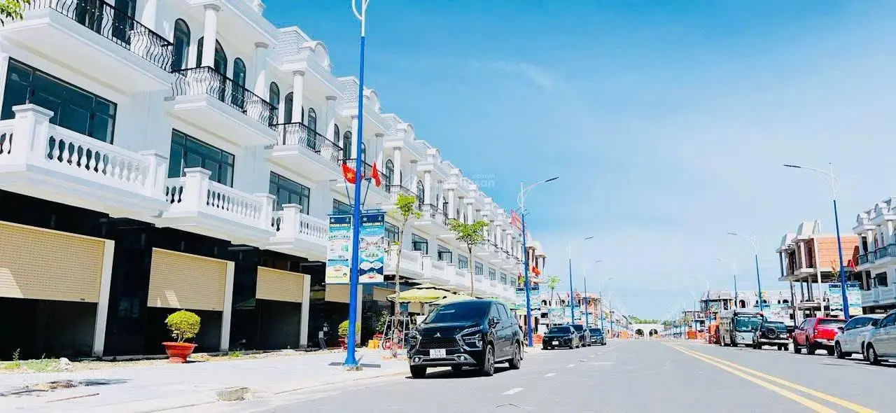 Cần bán nhà shophouse mặt tiền đường lớn Thăng Long 2 giá chỉ 3,35 trên trục đường 25m
