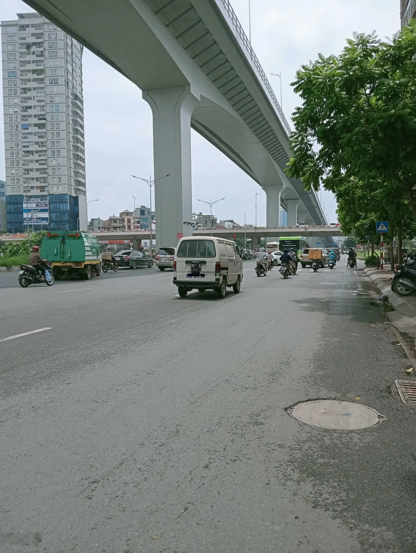 Bán nhà mặt phố Trường Chinh Quận Đống Đa Hà Nội DT 50m 5 tầng MT 4m. Giá 21,3 tỷ