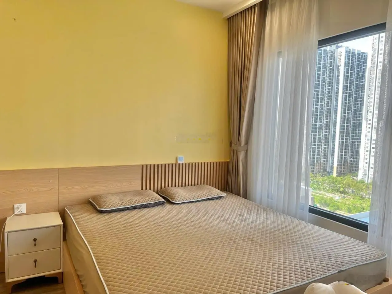 Chính chủ bán căn 3PN 75m2 tòa S402 Vinhomes Smart City Tây Mỗ full đồ sẵn sổ. Giá: 4,4 tỷ bao phí