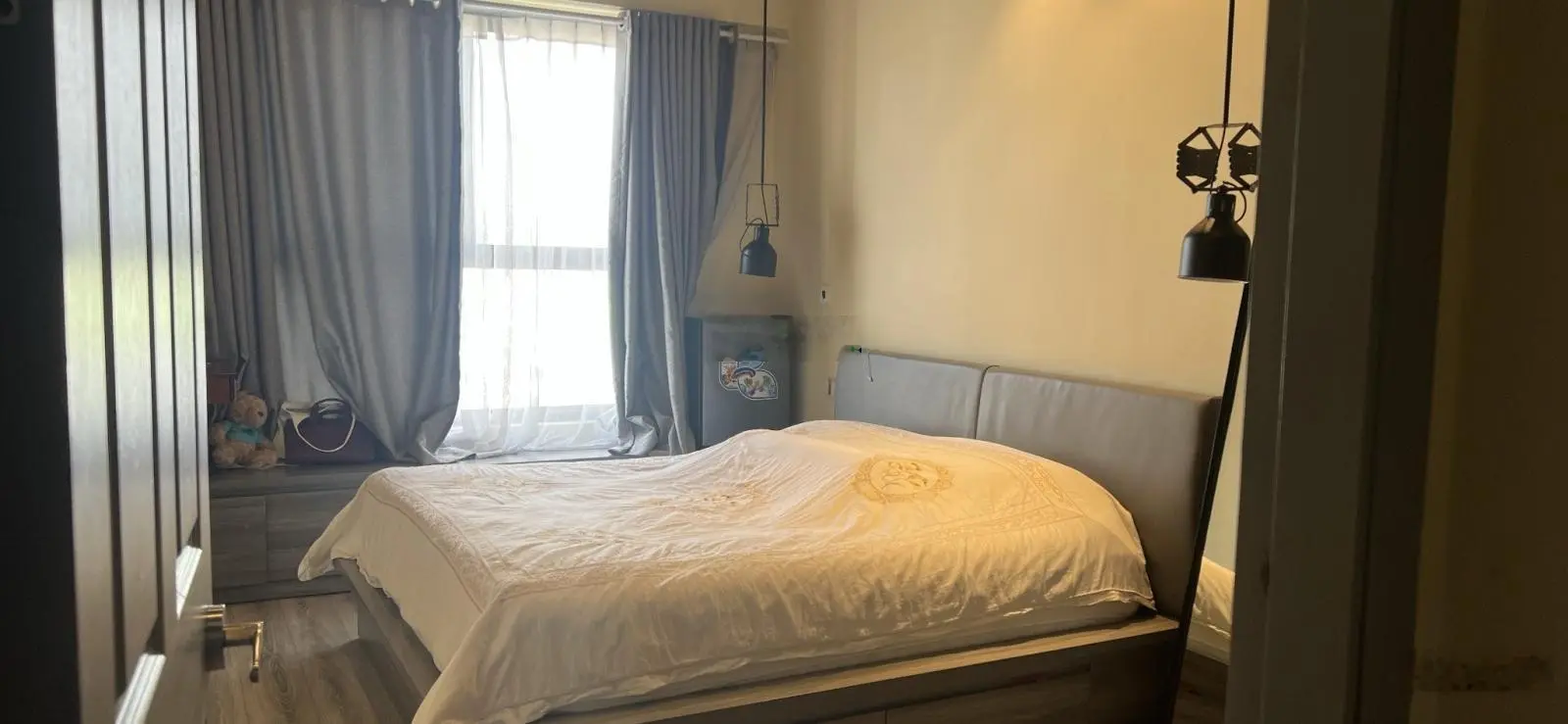 Bán căn hộ Kingston Residence, 2PN, 2WC, 83m2, nội thất, giá: 4 tỷ 950, liên hệ: 0908 435 ***