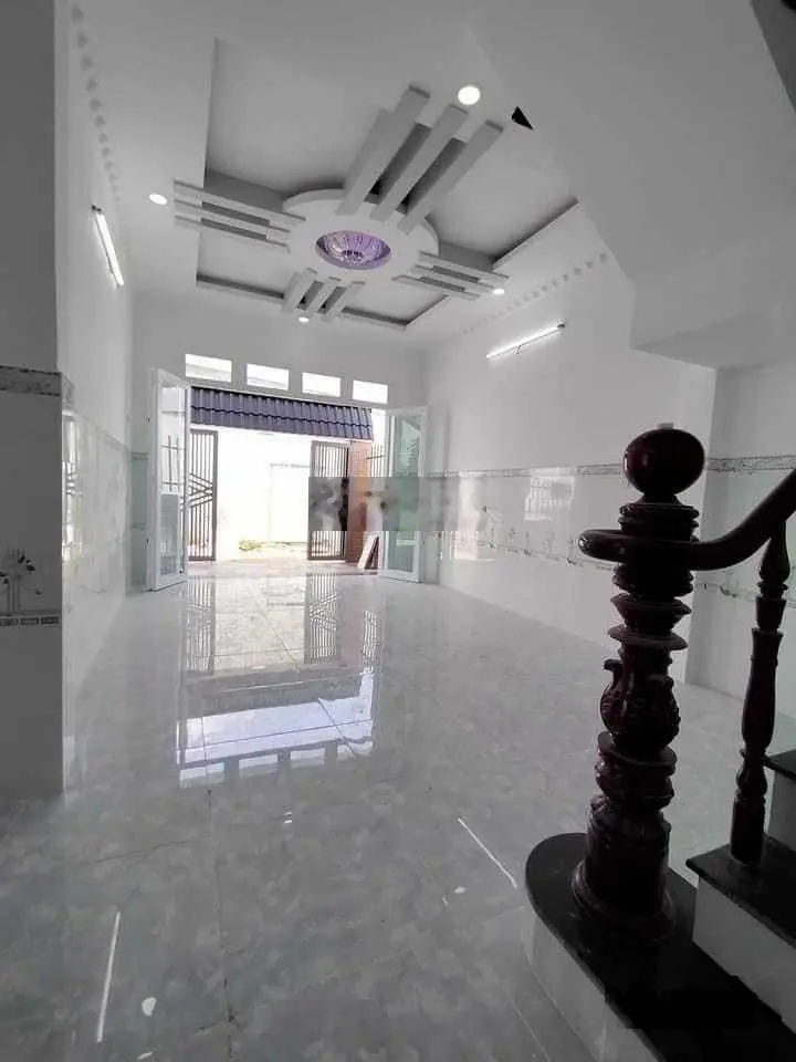 Bán gấp nhà đẹp nằm ngay trường THCS Lê Tấn Bê, giá hạt dẻ, 65m2, SHR, sang tên CC liền