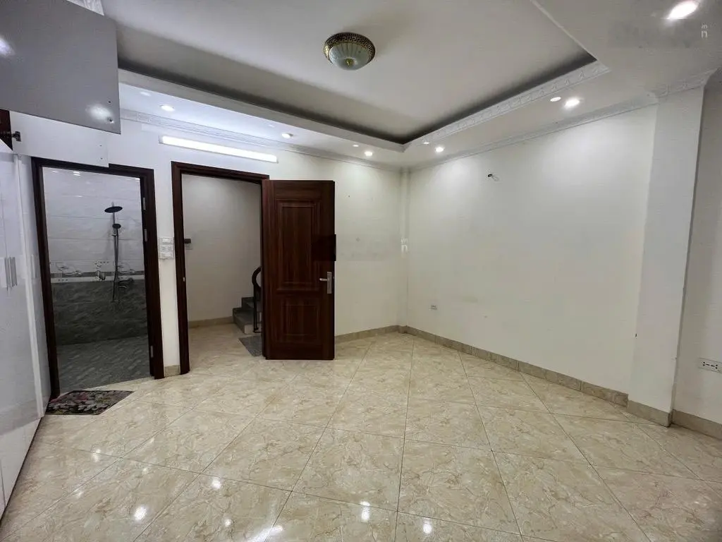 Bán nhà bồ đề - 10m ra ô tô thông- gần chợ, trường học : dt 35m² thiết kế: 5 tầng full nội