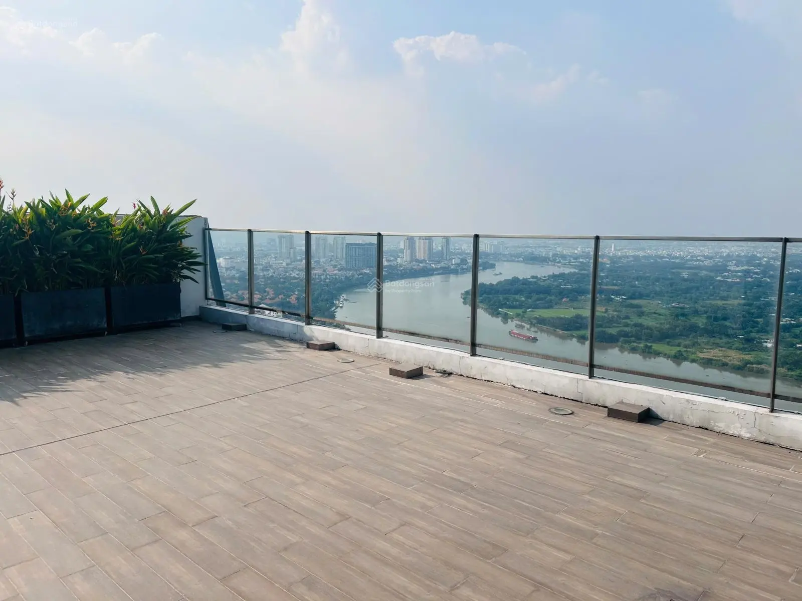 Bán penthouse nội thất sang trọng view sông q2 thảo điền. liên hệ 0902 835 ***