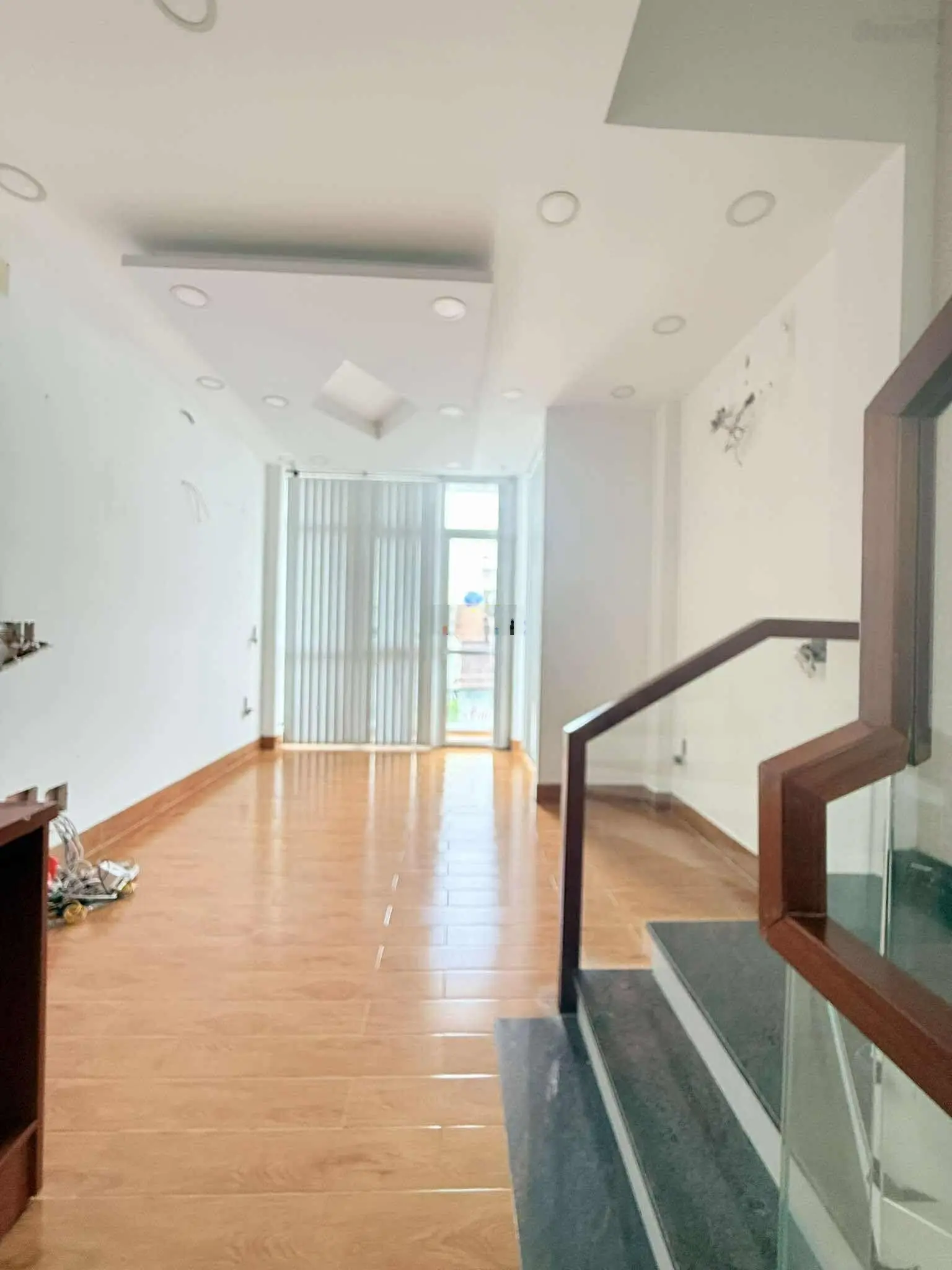 Nhà 4 tầng - ô tô ngủ trong nhà - sát mặt tiền bùi quang là - giáp tân bình- 61 m2 - gấp bán