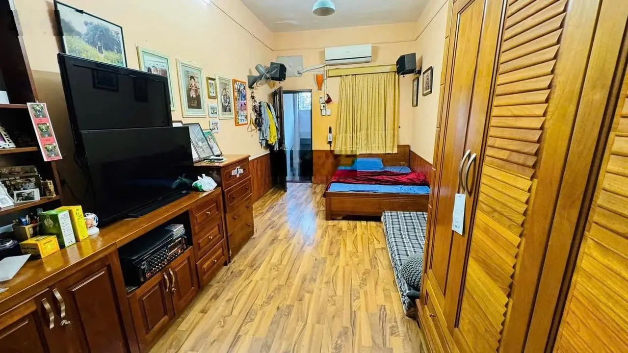 Bán Mặt phố Bạch Mai , hai Bà Trưng . DT 122m2 3Tầng Mặt tiền 3.5m. giá: 35tỷ.LH :0383 426 ***