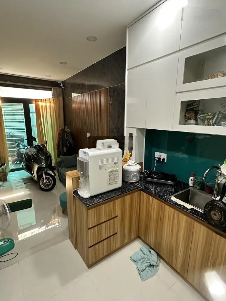 Nhà đẹp 3 tầng - trung tâm quận 10 sầm uất - hoàn công chuẩn chỉnh - không quy hoạch - sổ vuông nở
