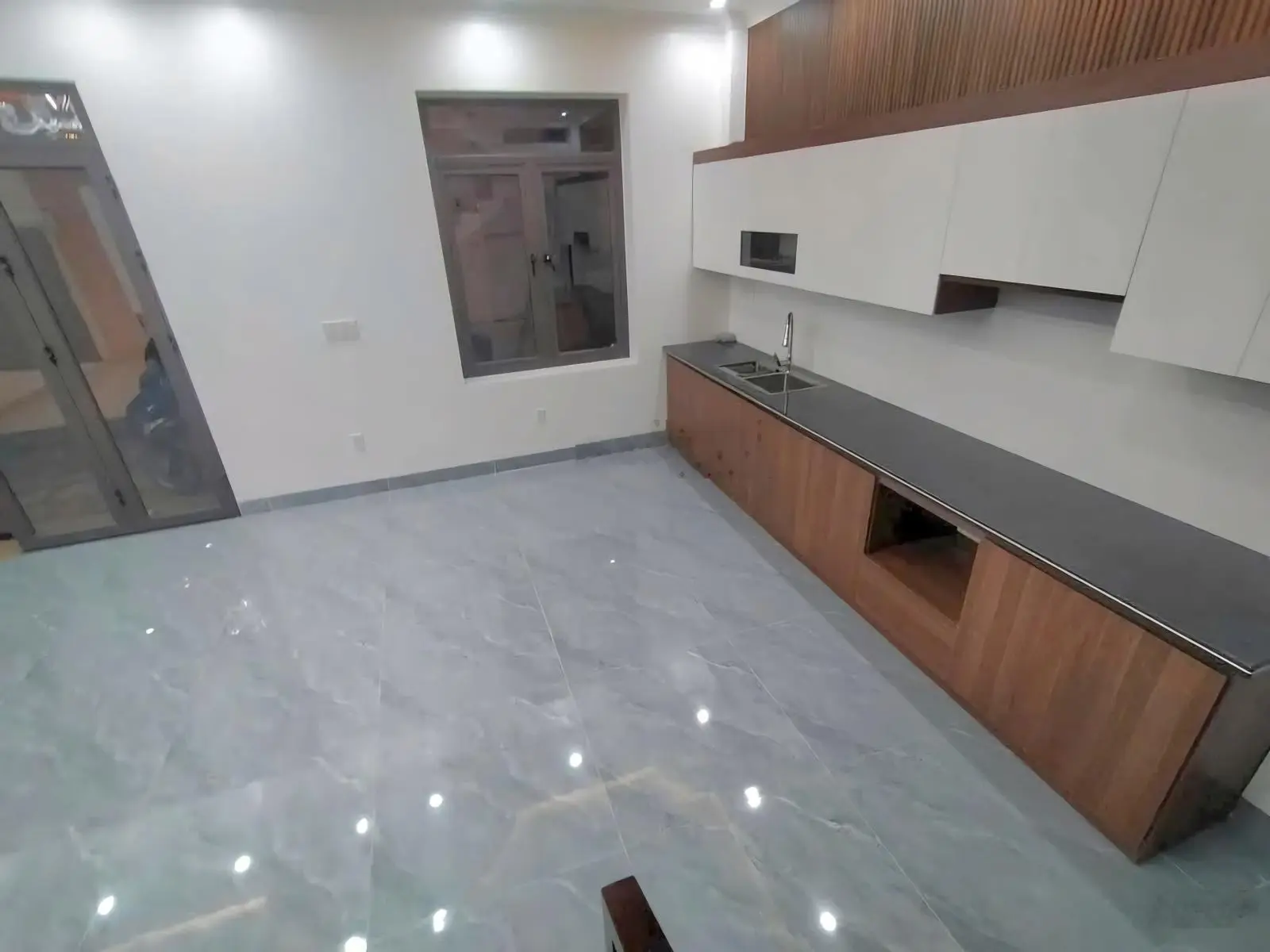 Bán nhà vila 3 tầng bờ hồ Rế An Dương chỉ hơn 2 tỷ