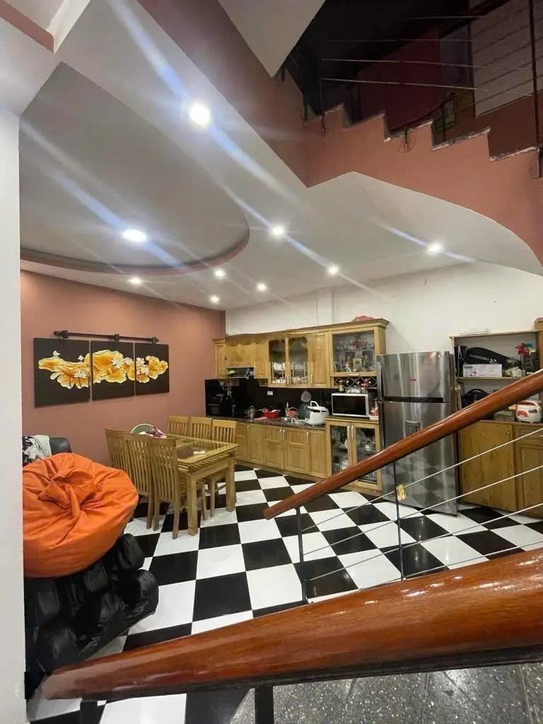 Nhà đẹp TT Hoàn Kiếm - 4 ngủ - full nội thất - sổ nở hậu - gần ô tô giá chỉ 6.35 tỷ