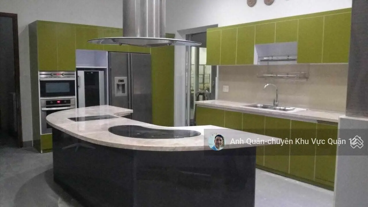 Biệt thự mặt tiền trung tâm Hóc Môn. 3 tầng. DT 10mx37m. 370m2. Đường nhựa 10m vỉa hè.Chỉ 17 tỷ
