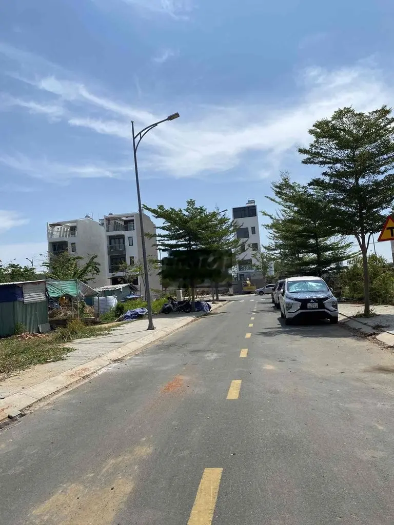 Đất nên Q7 Riverside Đào Trí - 7.2 tỷ thương lượng