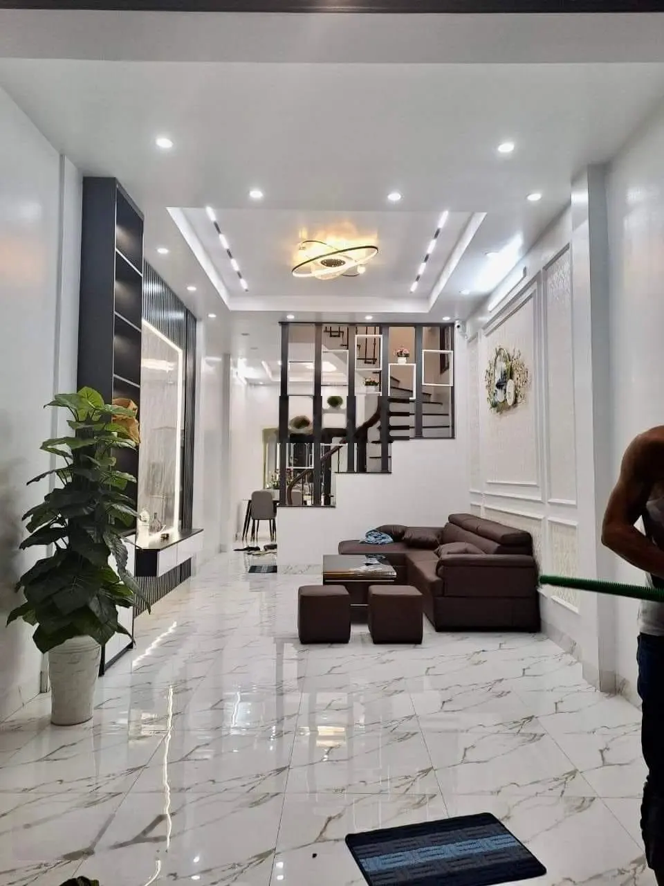 Bán nhà ngõ 79 Cầu Giấy 42.3m2, 5 tầng, 6 phòng, mt 3.5m, chào 8.65 tỷ, ngõ thoáng, 3 gác, ở ngay