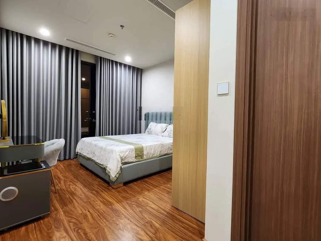 Tôi chính chủ, cần bán gấp căn hộ 3 phòng ngủ, căn góc, tầng đẹp, view thoáng mát, căn duy nhất.